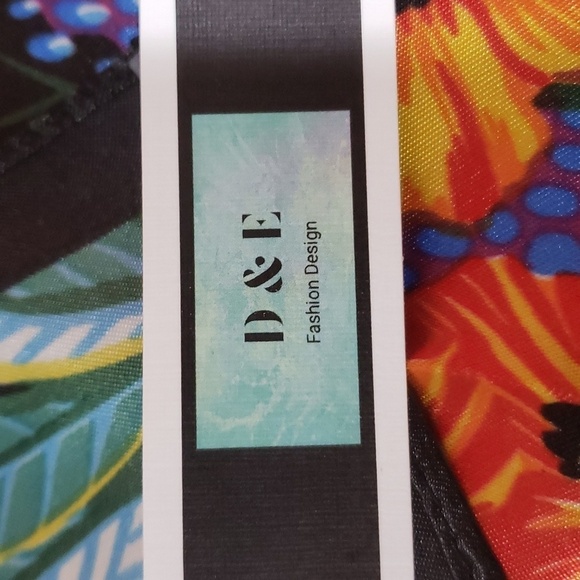 1290- Vibrant Zebra & Floral Print Women’s Scarf 100% Polyester 35”x34” NWT - Picture 7 of 8